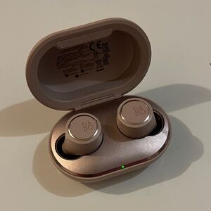 B&O Beoplay E8 Pink Wireless Earbuds & Charging Case 3rd Gen Leather Bluetooth